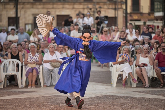 스페인의 제47회 알마그로 국제고전극축제에서 국립부산국악원이 '탈춤놀이'를 공연하고 있다. 사진 국립부산국악원