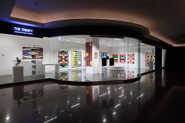 빠키 개인전 '형박색음 形拍色音' 전시 모습. 사진 더 트리니티 갤러리