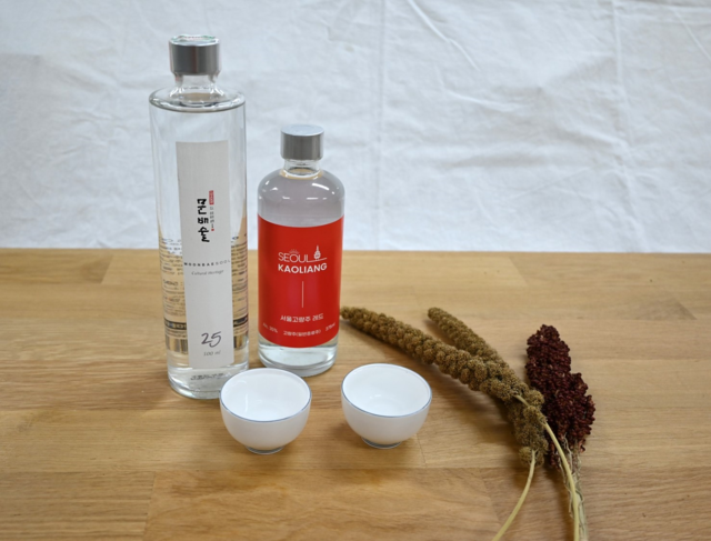 우리 잡곡으로 빚은 술. 문배주와 고량주. 사진 농촌진흥청.