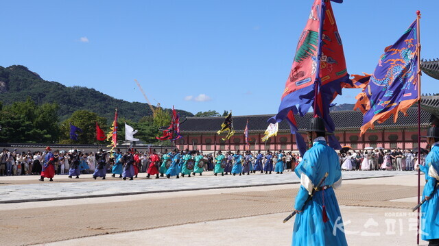당직 수문군의 행진. 사진 강나리 기자.