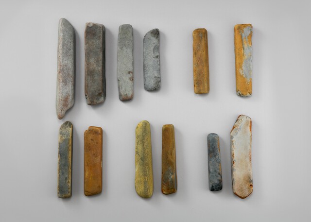 마도 4호선에서 출수한 숫돌들. 사진 국가유산청.