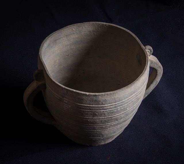 삼국시대(약 기원전 57 년~기원후 668 년)의 토기잔. 이미지 © 2GIL29 GALLERY