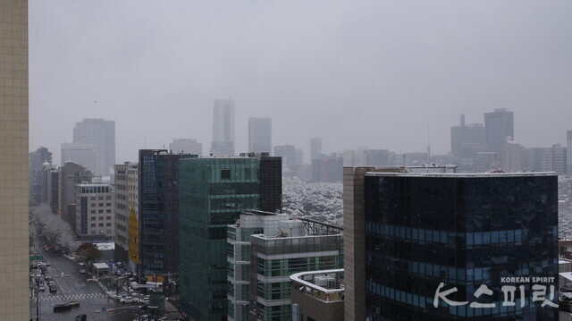 27일 오전 11시 서울 강남구 선정릉역 일대. 사진 강나리 기자.