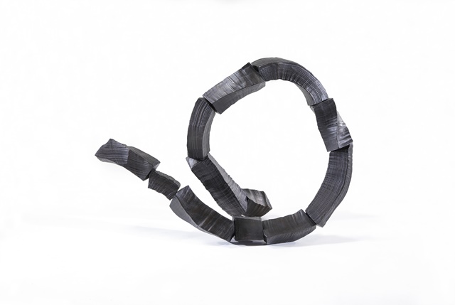 이배Lee Bae, Brushstroke Sculpture, 2024, Bronze, 76 x 107 x 51 cm. 사진 제공 조현화랑