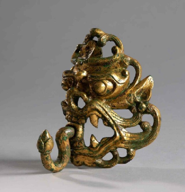 짐승 얼굴 무늬 꾸미개. 이미지 국립경주박물관.