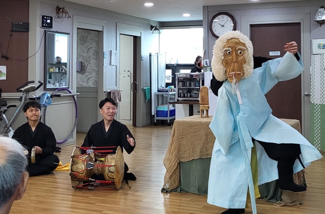 연희공방 음마갱깽-오일장유랑단. 이미지 전통공연예술진흥재단