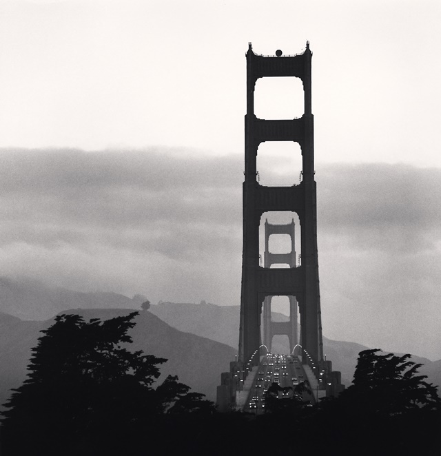Golden Gate Bridge, Study 10, 1990, San Francisco, California, USA. ⓒ Michael Kenna. 사진 공근혜갤러리