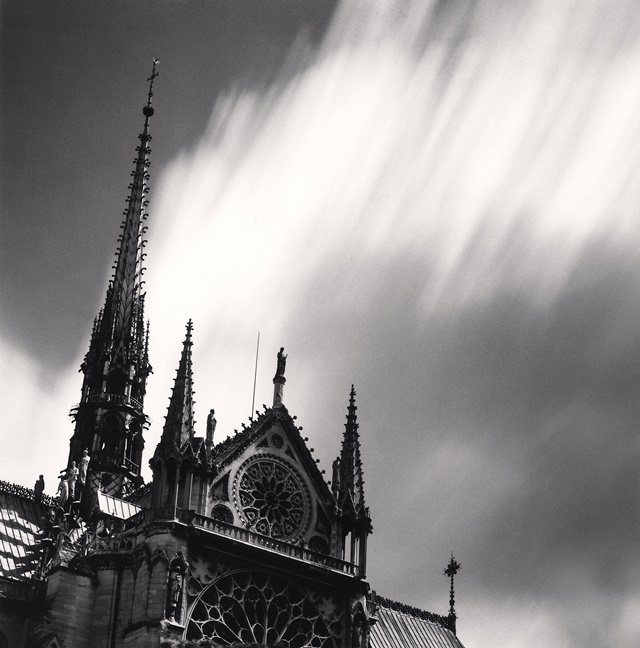 Notre Dame, Study 10, 2007.  Paris, France. ⓒ Michael Kenna. 사진 공근혜갤러리