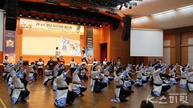 역경 앞에 꺾이지 않는 의지, 모두의 마음을 모아 이겨내고자 하는 뜻을 담은 전통춤 요사코이. 사진 강나리 기자.