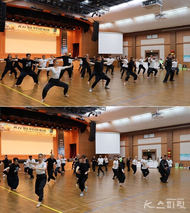 K-명상을 하는 미국 청년들은 한국의 전통무예를 기반으로 한 국학기공 공연을 했다. 사진 강나리 기자.