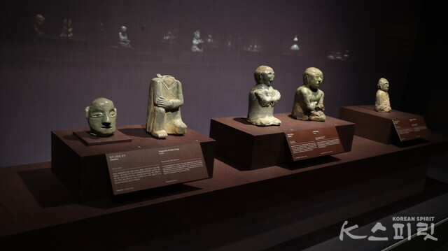 청자 나한상 조각. 사진 강나리 기자.