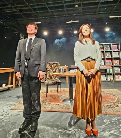 연극 '흑백다방' 남녀버전의 공연 장면 배우 김준삼, 오주원. 이미지 예술은 공유다