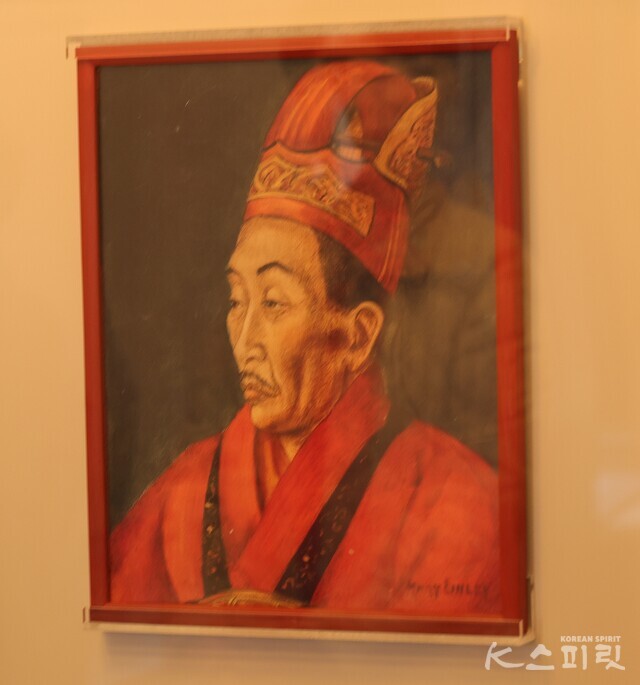 메리 테일러가 그린 '김주사'의 초상화. 미국에서 교육받은 그가 앨버트 테일러 상회일을 도우며 그에게 한국의 식민지 현실을 파악할 수 있도록 도왔다. 사진 강나리 기자.