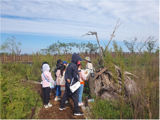 ‘오고가는 생태교실’ 교육 장면. 이미지 국립공원공단.