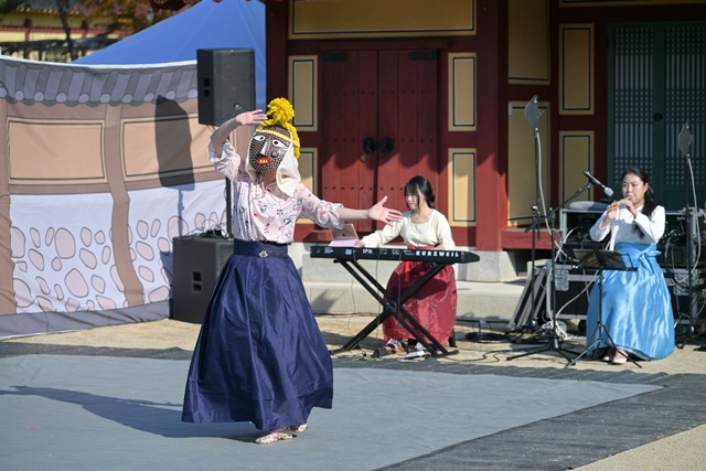 '미얄의 소풍' 공연 장면. 사진 살판협동조합