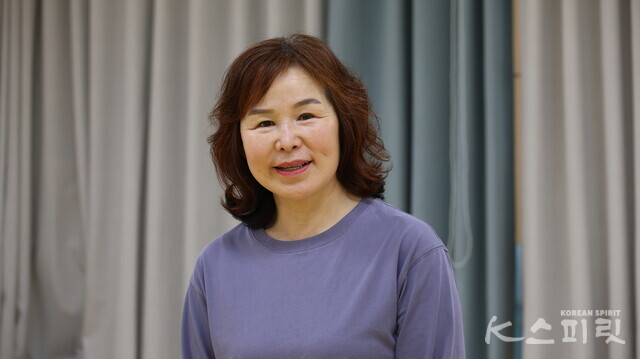 동네 주민의 추천으로 브레인비타민 명상에 처음 참가한 박정희 씨. 사진 강나리 기자.