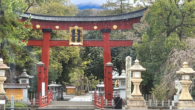 쓰루가에 있는 한일 고대사 관련 유물이 있는 대표적인 유적지 게히신궁 정면 도리이. 2025년. 사진 윤명철 동국대 명예교수.