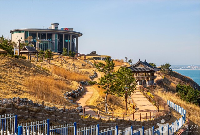 경북 포항 영일만에 있는 연오랑세오녀 테마공원. 사진 한국관광공사.