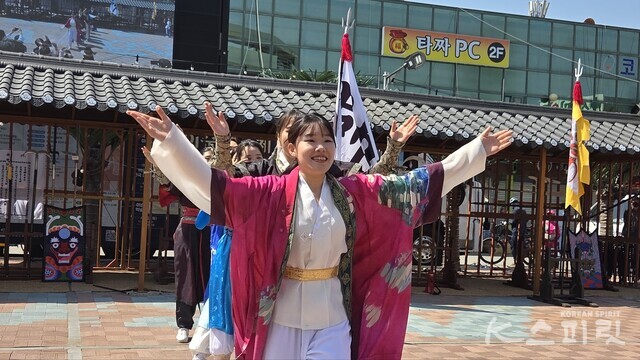 천신무예예술단의 '청년 이순신' 공연. 사진 강나리 기자.