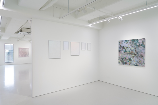 "파도가 쉬는 순간" 전시 모습, 2025, 사진 고정균, 이미지 제공 FIM