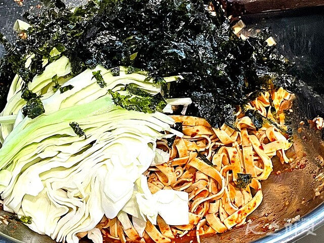 비건 다이어터를 위한 새콤달콤 두부면 비빔면 레시피 3. 사진 백연지 시민기자