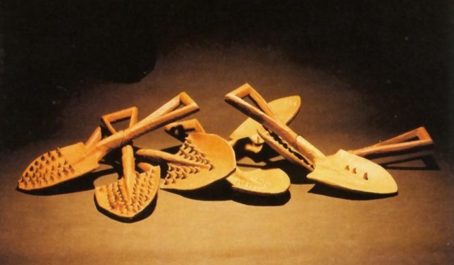 안재영, 흙삽, clay. 이미지 문신미술상 운영위원회