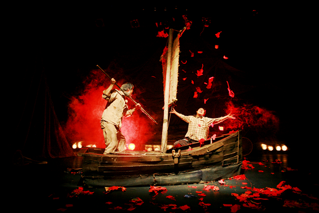 연극 '노인과 바다' 공연 장면. 사진 극단 앙상블