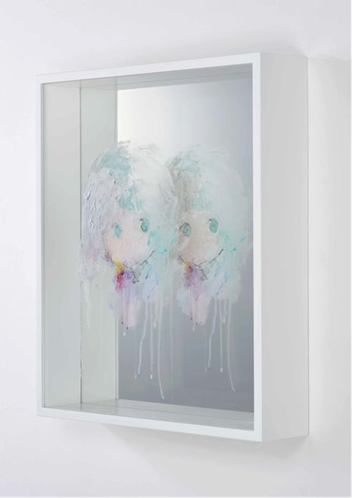 마코토 타니구치Makoto Taniguchi, Untitled, 2021, Acrylic paint, grease pencil, acrylic board, wooden frame, mirror, H57.8 x W50.9 x D10.9 cm. 이미지 아뜰리에아키