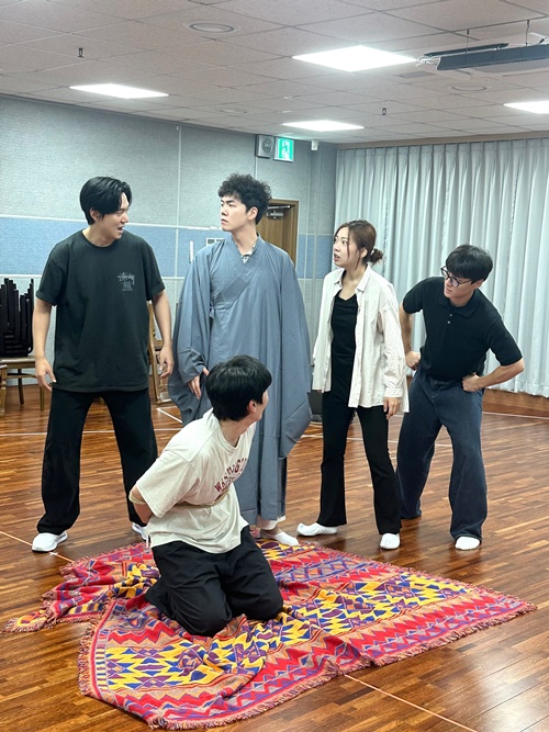 연극 '유물단지(가제)' 연습 사진. 제공 컴퍼니 우연