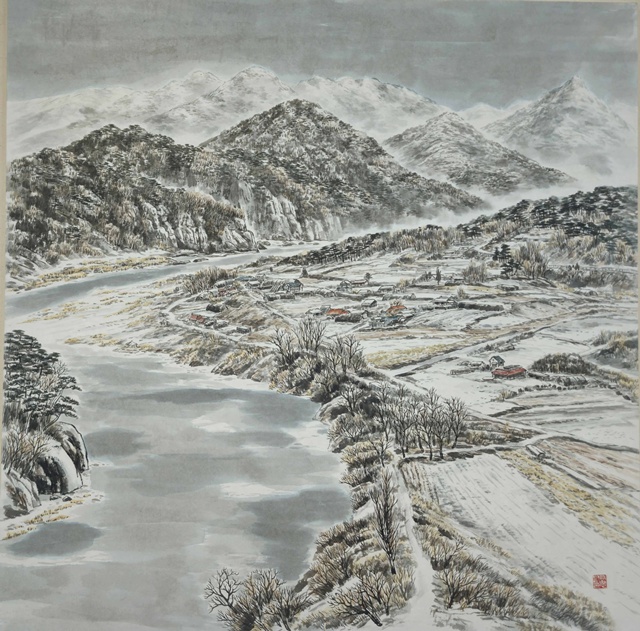 윤혜숙, 선암 마을의 冬, 2025, 한지에 수묵담채, 114x114cm. 이미지 갤러리은