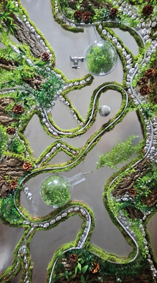 김소나, 생명의 정원, 2025, Mixed material, 180 X 100 x 19 cm. 이미지 갤러리은