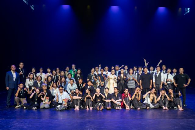 관계자 단체 사진. 제공 한국국제문화교류진흥원