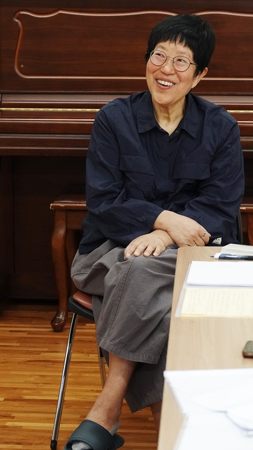 연극 '춘섬이의 거짓말' 작. 연출 김정숙 극단 모시는사람들 대표. 사진 극단 모시는 사람들