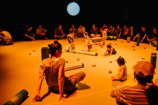 스페인 ‘엥그루나 테아트르(Engruna Teatre)’의 영유아 대상 공연 