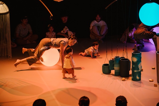 스페인 ‘엥그루나 테아트르(Engruna Teatre)’의 영유아 대상 공연 