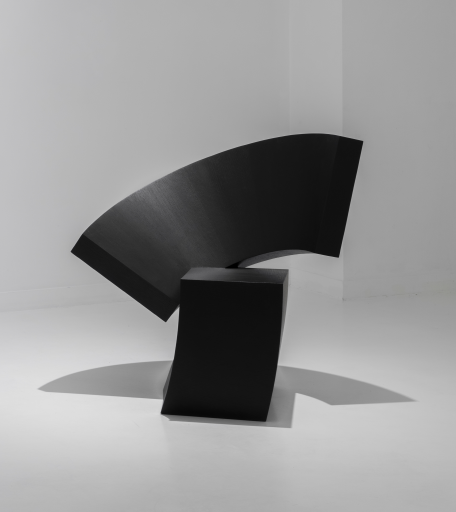 곽철안, Cuboid Stroke - Bent Chair, 2025. 이미지 아트마이닝(주)