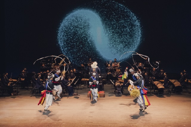 '빛을 노래하다'에서 선보이는 '판놀음' 공연 모습. 이미지 국립국악원.