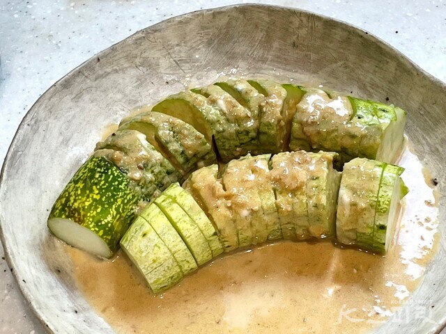 한여름 시원하고 고소한 다이어트 밥도둑 '땅콩버터 오이무침'. 사진 백연지 시민기자.