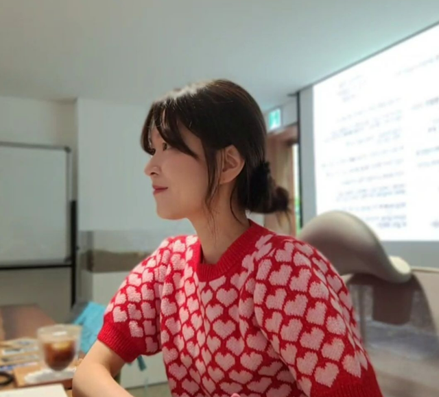 '서점 여행자의 영감 수업' 김윤아 작가.