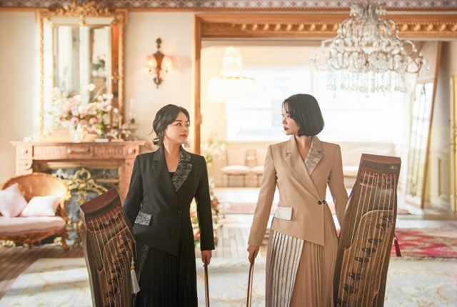 김보은과 조누리로 구성된 여성 아쟁 이중주 '뮤이스트' . 사진 싱싱국악배달부