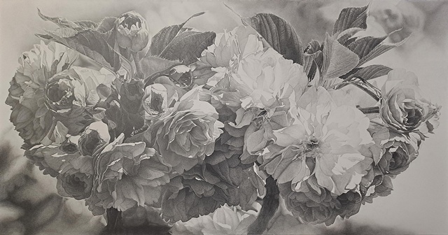 김은주, 겹벗꽃, 2023, 종이에 연필화, 156 × 82 cm. 이미지 갤러리은