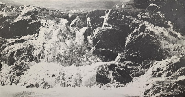 김은주, 계곡, 2024, 종이에 연필화, 130 × 69 cm. 이미지 갤러리은