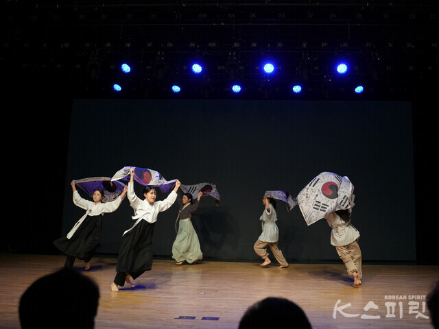 K-Starz 천신무예예술단이 지난 8월 17일 오후 3시 서울 강남구 일지아트홀에서 광복 창작 뮤지컬 'THE K-SPIRIT, 한국의 잃어버린 정신을 찾아서' 첫 공연을 했다. 사진 하미진 기자.