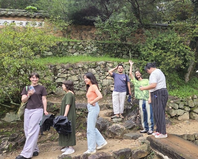 지난 9월 17일 조선 별서정원 소쇄원(담양)을 찾은 29개국 청년들. 사진 소쇄원.