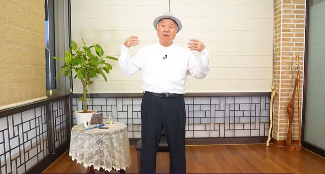 '체크유어브레인' 즉각적인 효과를 발휘하는 일상 속 브레인폰 사용법 10분 루틴 시범. 사진 일지의 브레인TV.