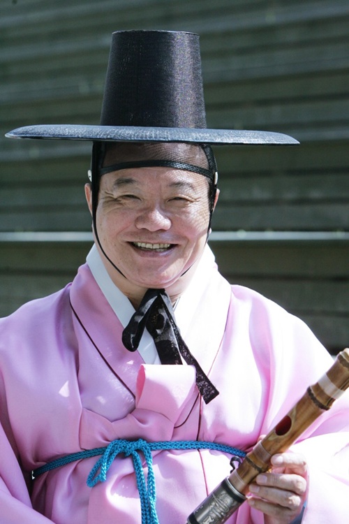 국가무형문화재 제45호 대금산조 예능보유자 이생강. 사진 싱싱국악배달부