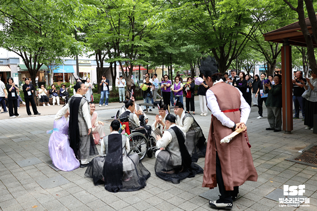 ‘흥부와 놀부가 얼쑤!’ 축제 한 장면. 사진 빛소리친구들 제공