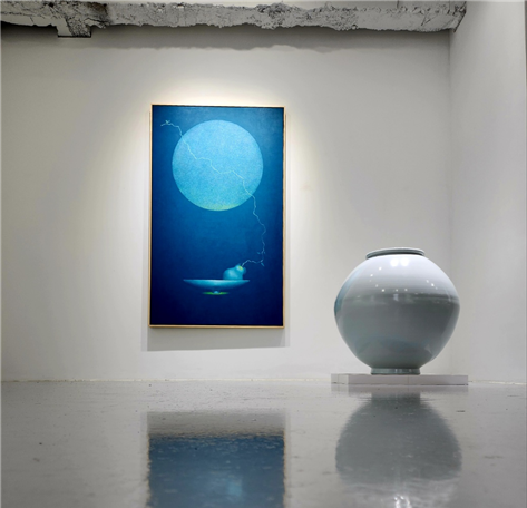 스텔라 갤러리 "달을 품다" 전시장내 작품 설치 모습. 이미지 스텔라 갤러리