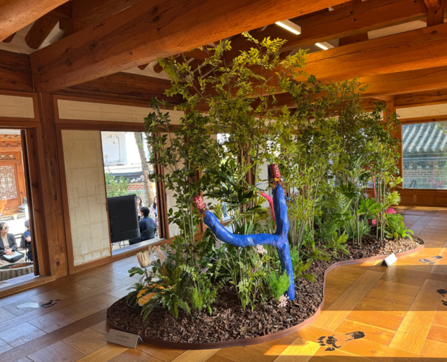 플랜테리어·조경 디자인 그룹 마초의사춘기가 전시한 ‘공존(共存)’. 사진 마초의사춘기