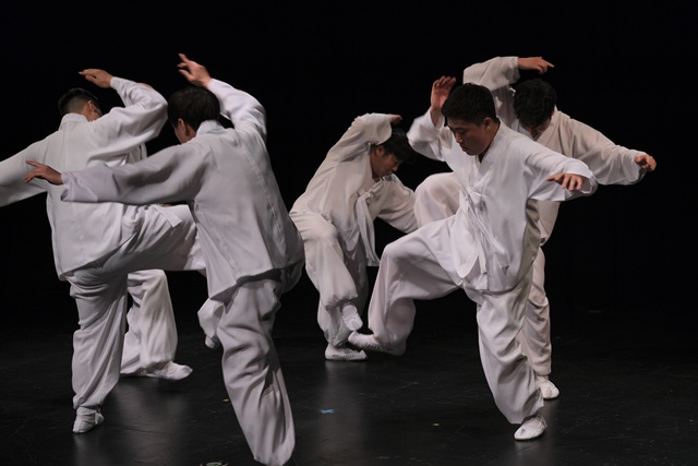 '불편한' 공연사진 ⓒ연희집단 The 광대, 이상우